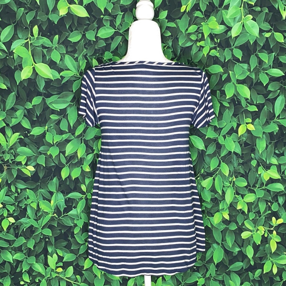 SHORT-SLEEVE TUNIC TOP W/ STRIPES & FLORAL DESIGN · SIZE S · FOREVER 21 - Picture 2 of 4